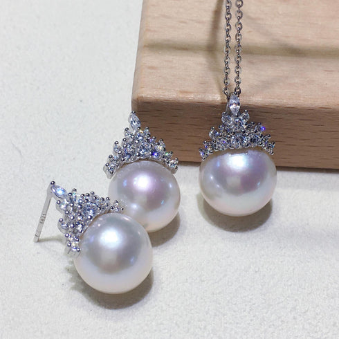 Ice Queen Zirconia Pearl Pendant Necklace - Silver / Gold